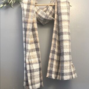 St. John bay Stylish Plaid Scarf in Cream and Gray